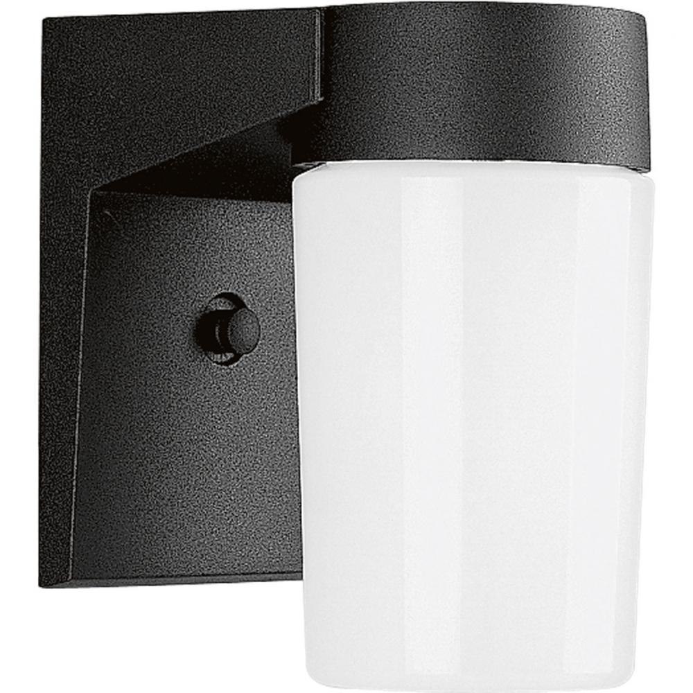 Cast Aluminum One-Light Wall Lantern
